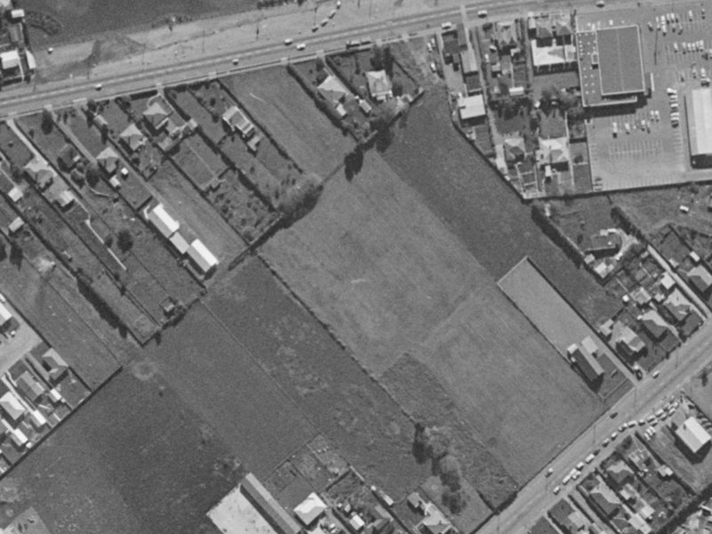 27 Lesley Keast Place from the air, 1970-1974