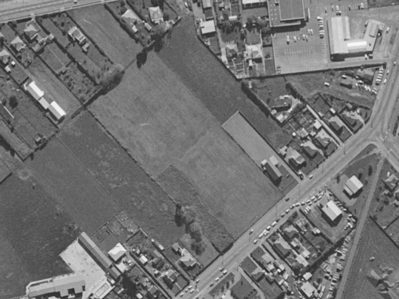 10 Goulding Avenue from the air, 1970-1974