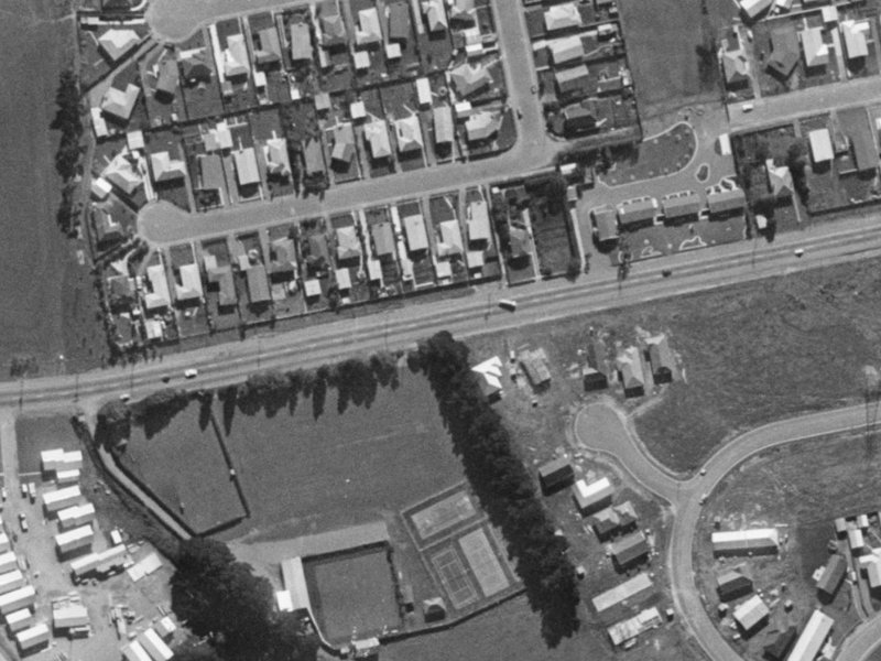 507–529 Main South Road from the air, 1970-1974
