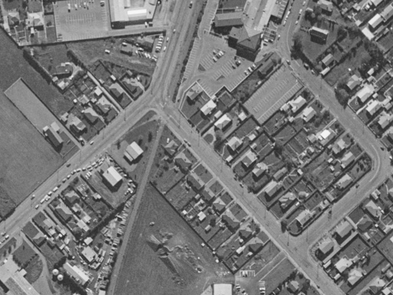 4 Amyes Road from the air, 1970-1974