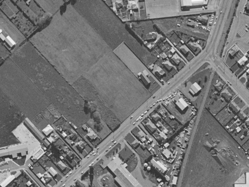 4 Lesley Keast Place from the air, 1970-1974