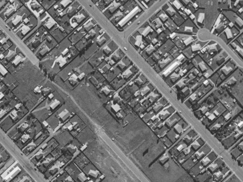 32 Neill Street from the air, 1970-1974