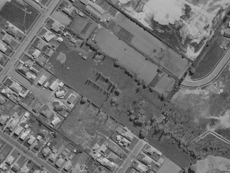 17-21 Thistledown Place from the air, 1970-1974