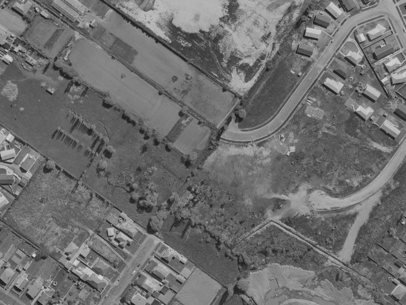 32 Claymore Street from the air, 1970-1974