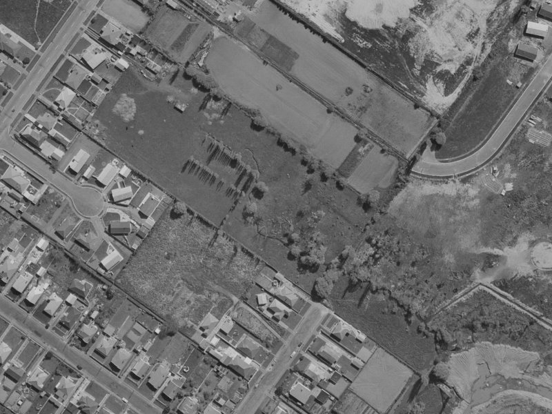 23-25 Thistledown Place from the air, 1970-1974