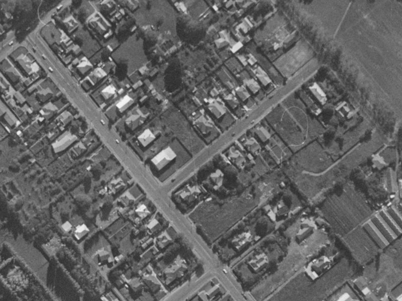 28 Taramea Place from the air, 1970-1974