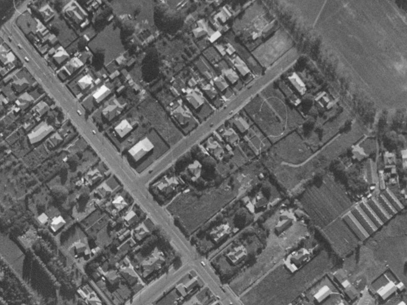 13–15 Taramea Place from the air, 1970-1974
