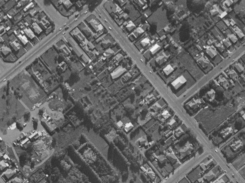 9 Taramea Place from the air, 1970-1974