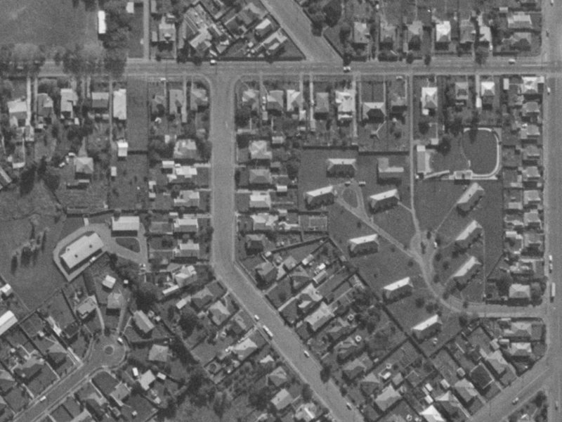 27 Andrews Crescent from the air, 1970-1974