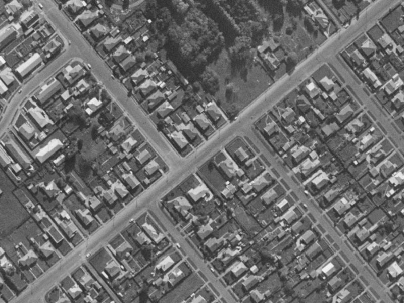 2/130 Edinburgh Street from the air, 1970-1974