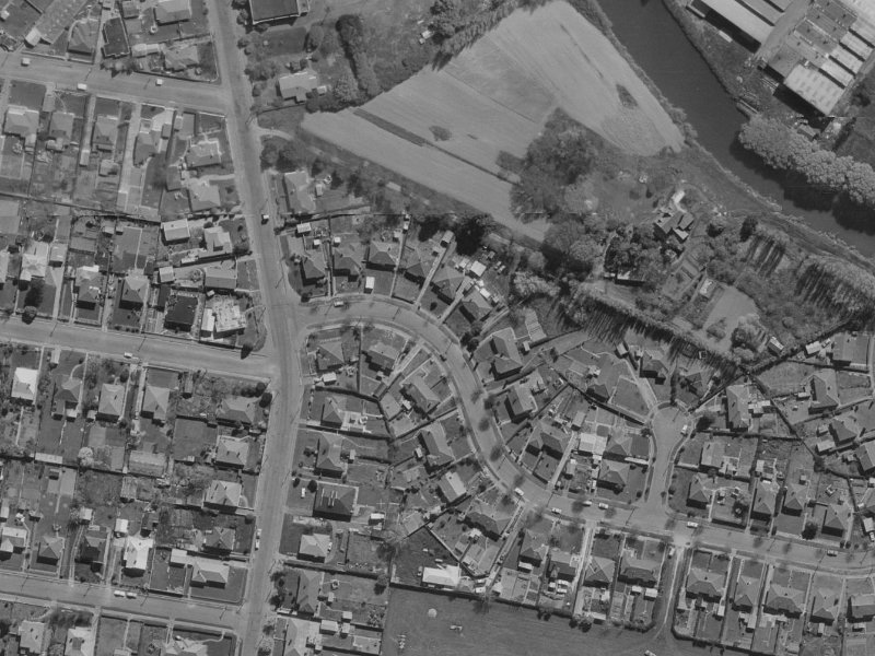 9 Riley Crescent from the air, 1970-1974