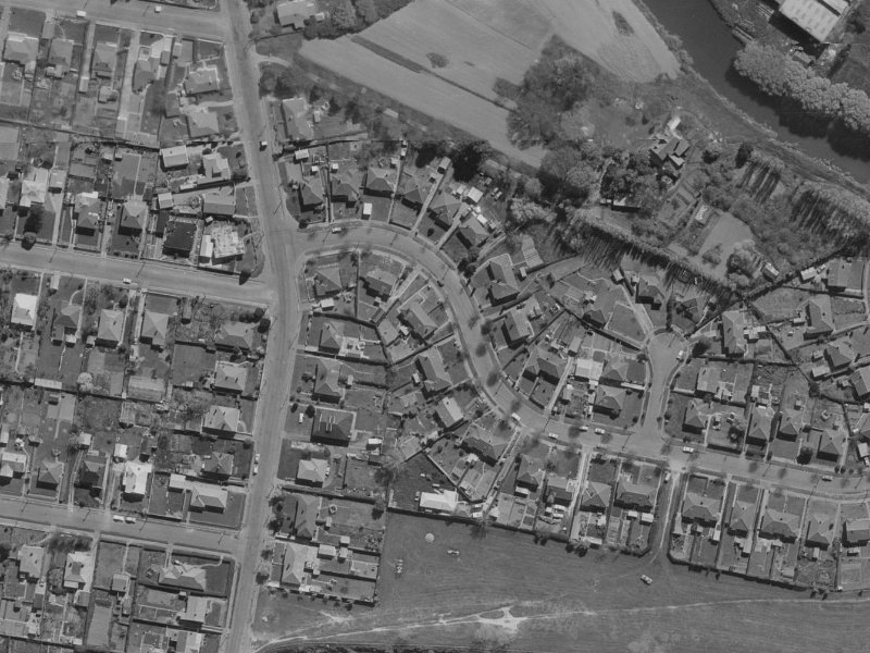 8 Riley Crescent from the air, 1970-1974