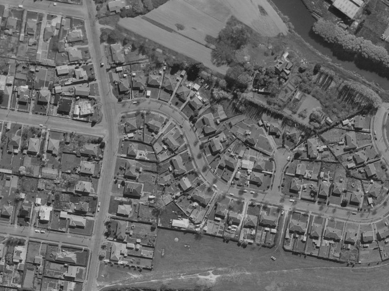 10 Riley Crescent from the air, 1970-1974