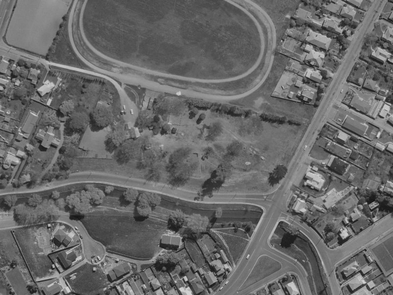 5 Acorn Close from the air, 1970-1974