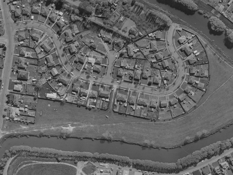 32–62 Riley Crescent from the air, 1970-1974