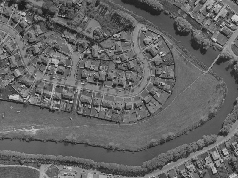 31 Riley Crescent from the air, 1970-1974