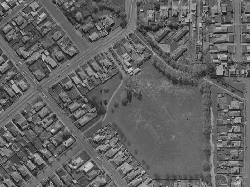 3543812/204 Milton Street from the air, 1970-1974