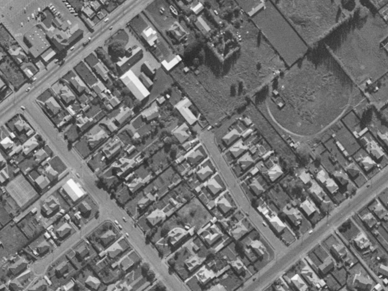 15 Dundee Place from the air, 1970-1974