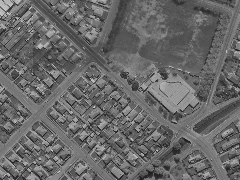 27 Waltham Road from the air, 1970-1974
