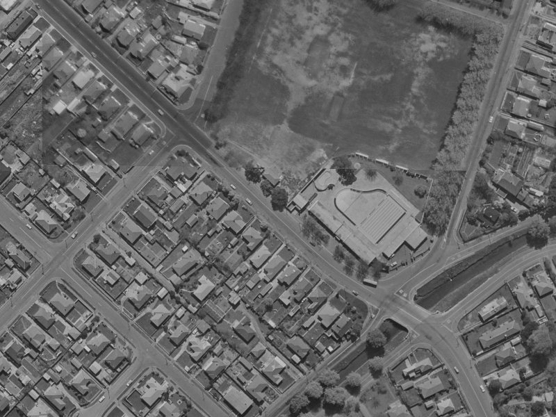 30 Waltham Road from the air, 1970-1974