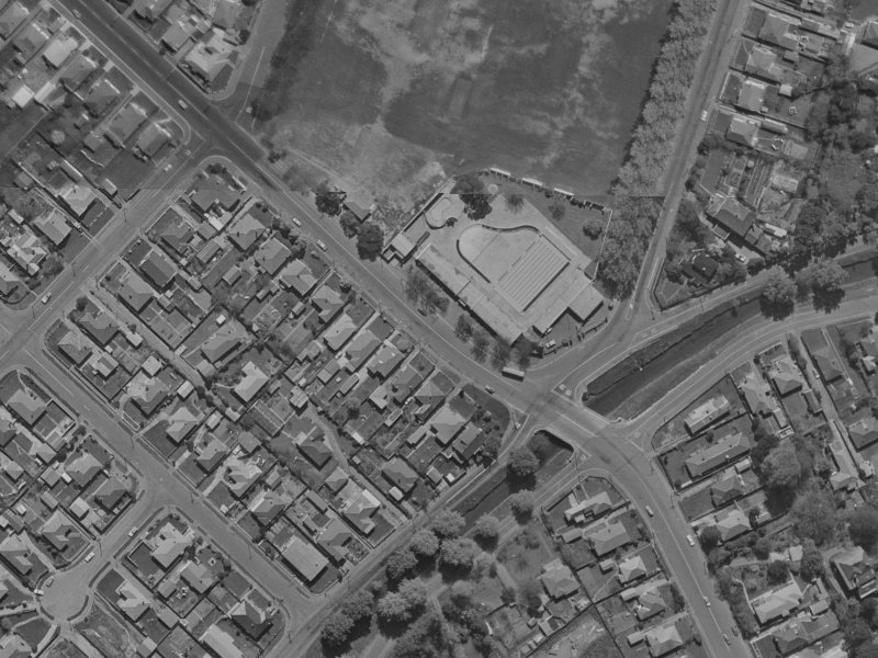 7 Waltham Road from the air, 1970-1974