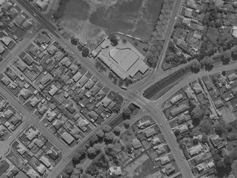 5 Waltham Road from the air, 1970-1974