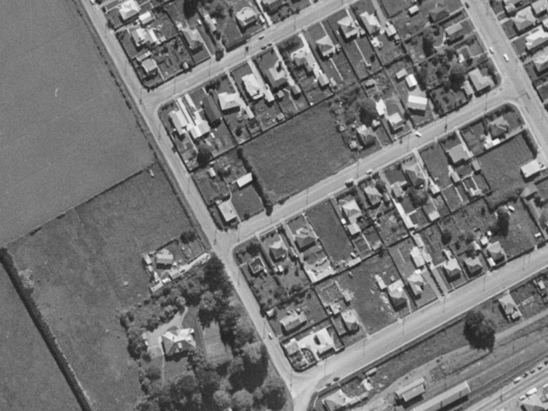 19 Mahoe Street from the air, 1970-1974