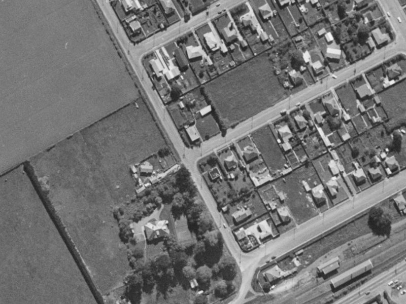 21 Mahoe Street from the air, 1970-1974