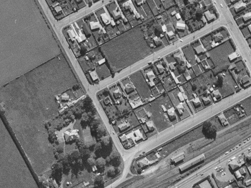 17 Mahoe Street from the air, 1970-1974