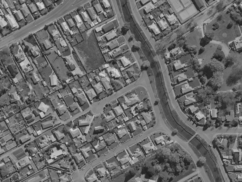 4 Claxton Place from the air, 1970-1974