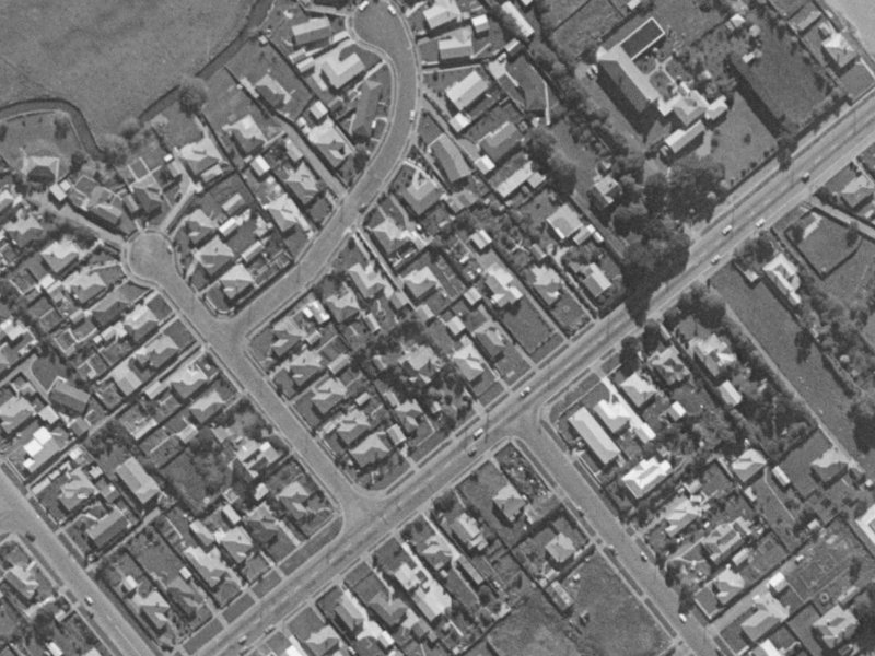 4 Renwick Place from the air, 1970-1974