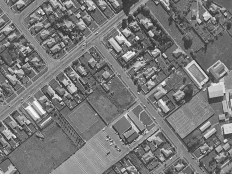 10/12 Tankerville Road from the air, 1970-1974