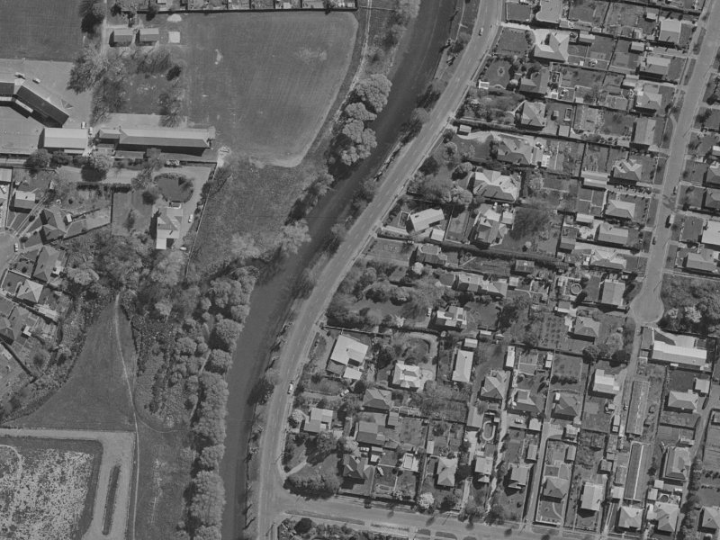 33B 33B from the air, 1970-1974