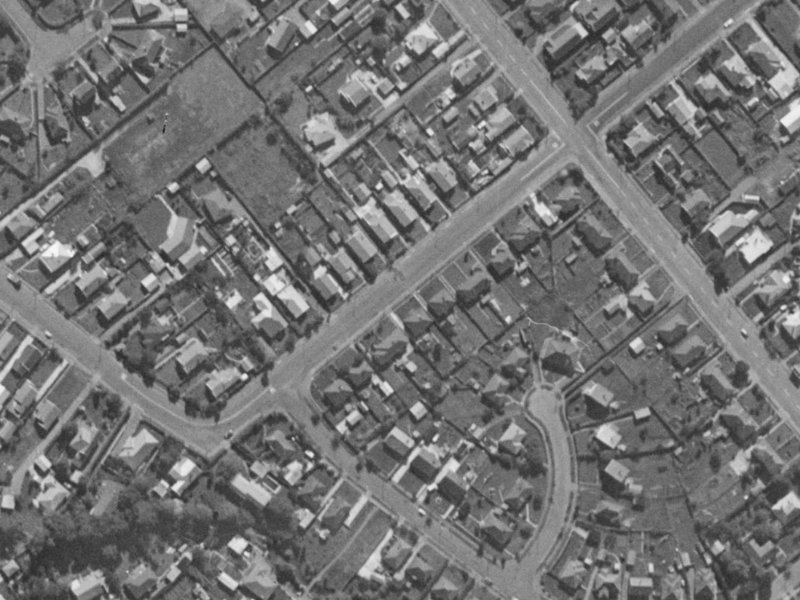 20 Cobham Street from the air, 1970-1974