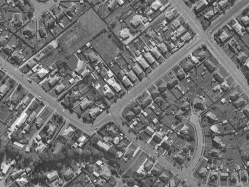 15 Cobham Street from the air, 1970-1974