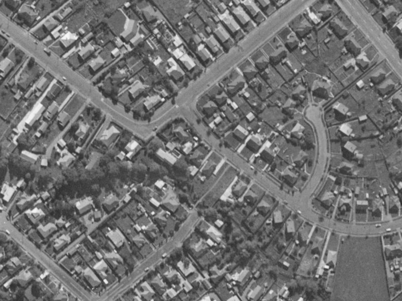 39 Glynne Crescent from the air, 1970-1974
