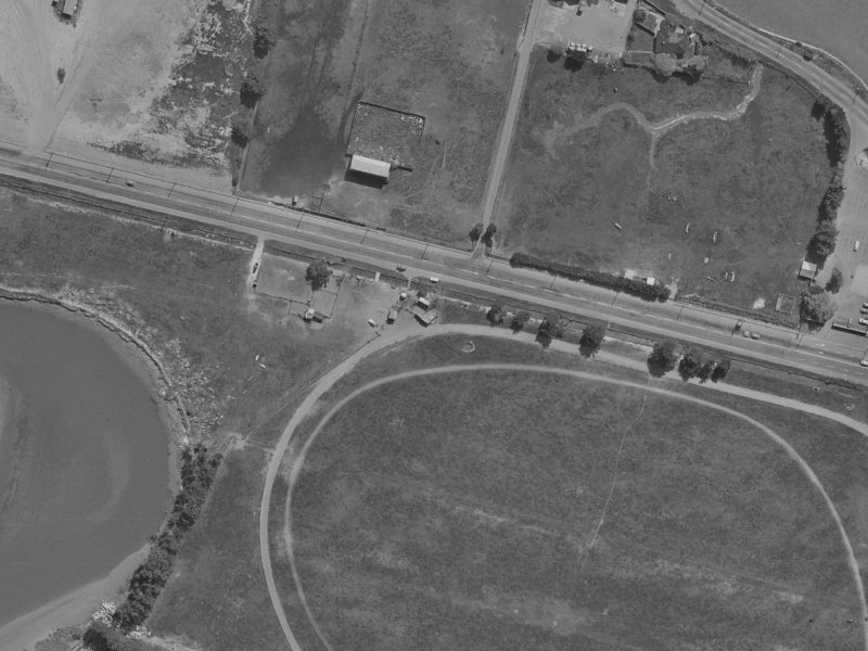 1 Settlers Crescent from the air, 1970-1974