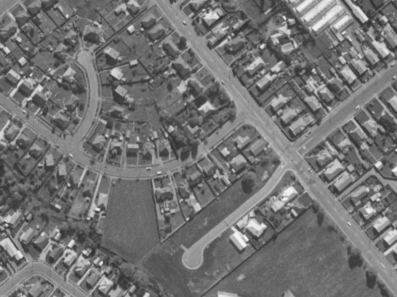 4 Glynne Crescent from the air, 1970-1974