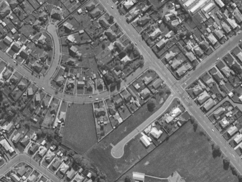 7 Glynne Crescent from the air, 1970-1974