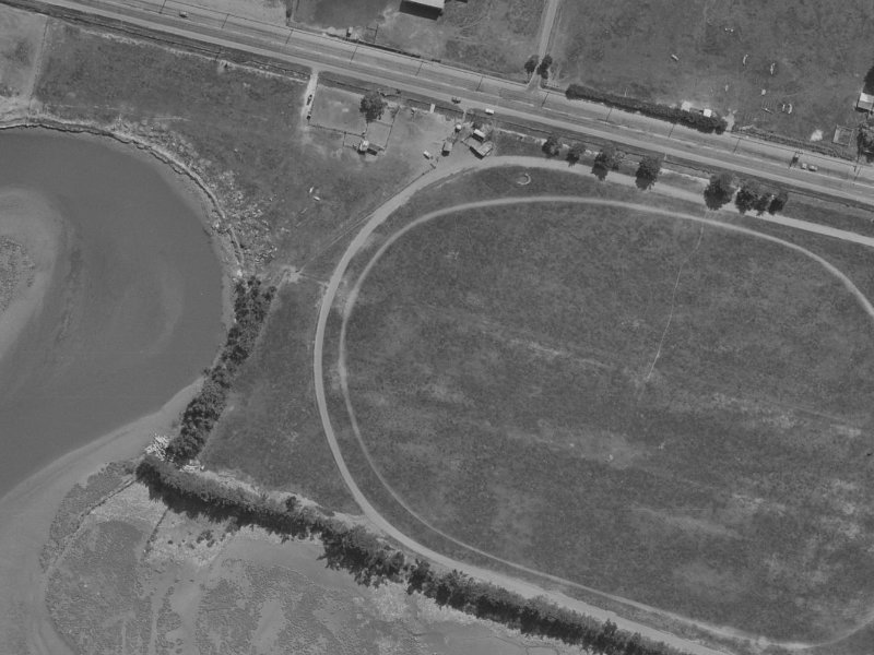 4 Settlers Crescent from the air, 1970-1974