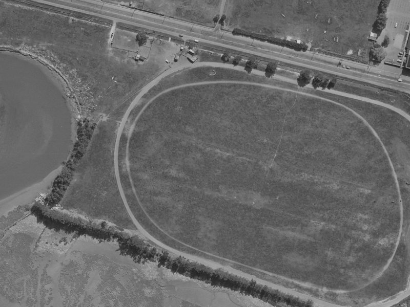 3A Settlers Crescent from the air, 1970-1974