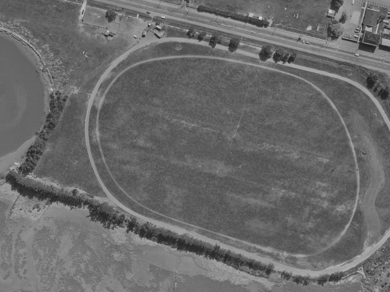 12C Settlers Crescent from the air, 1970-1974