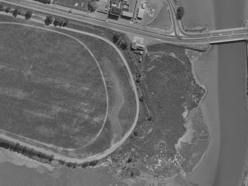 11 Settlers Crescent from the air, 1970-1974