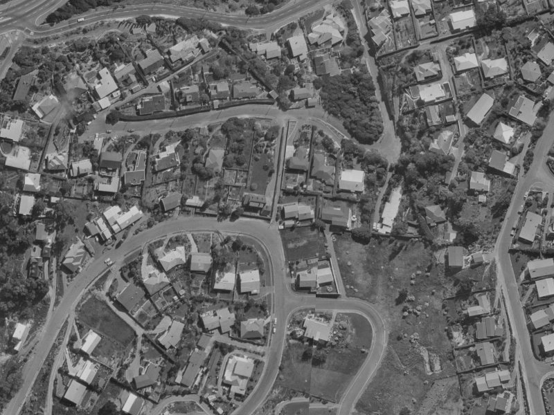 37 Cannon Hill Crescent from the air, 1970-1974