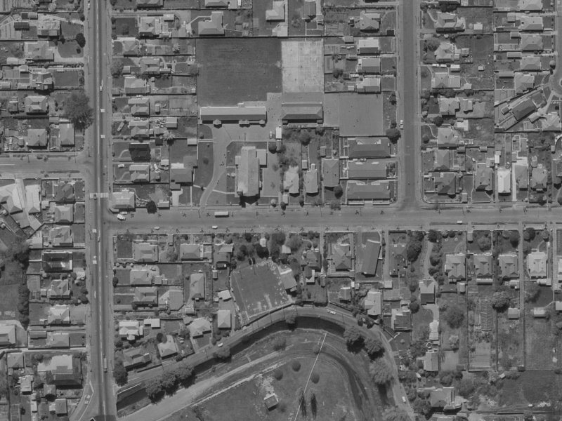 25 Fisher Avenue from the air, 1970-1974
