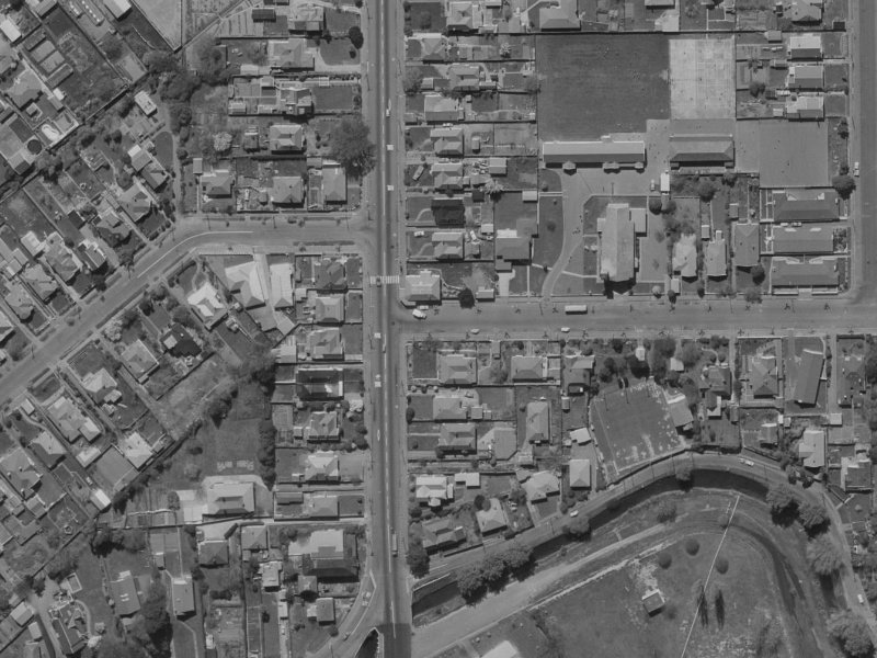 8 Fisher Avenue from the air, 1970-1974