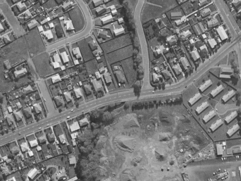 2–4 Claude Hendry Lane from the air, 1970-1974