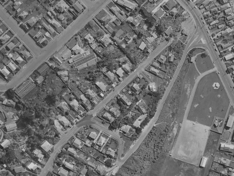 28 Moncks Spur Road from the air, 1970-1974