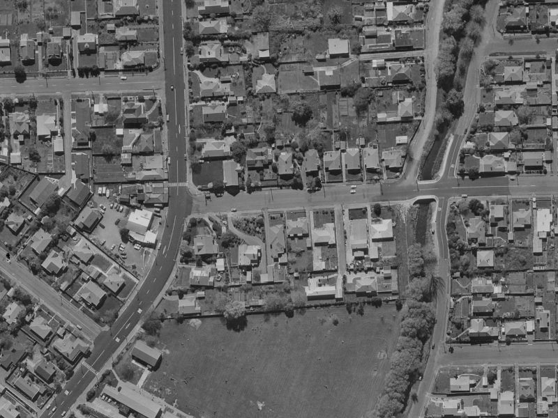 8A Malcolm Avenue from the air, 1970-1974