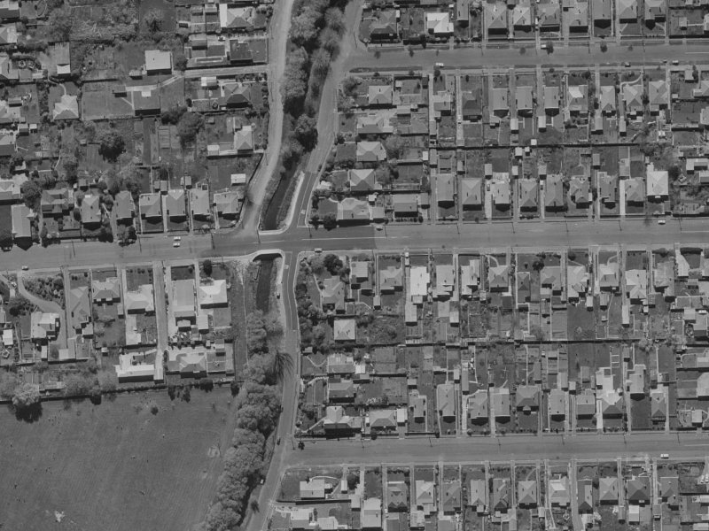 28 Malcolm Avenue from the air, 1970-1974